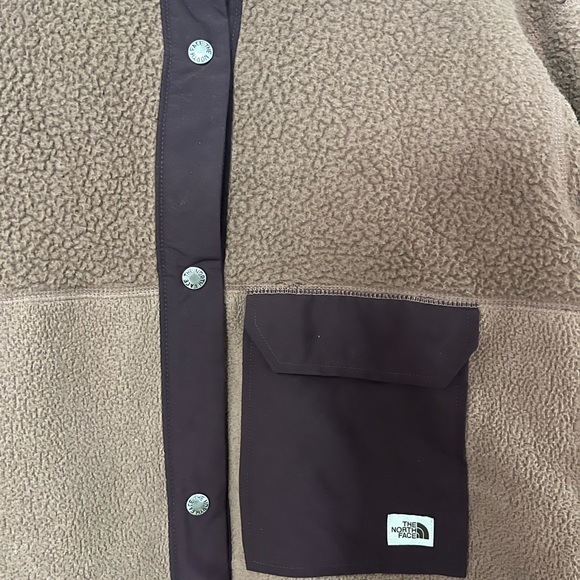 The North Face Women's Fleece Jacket - - Picture 6 of 7